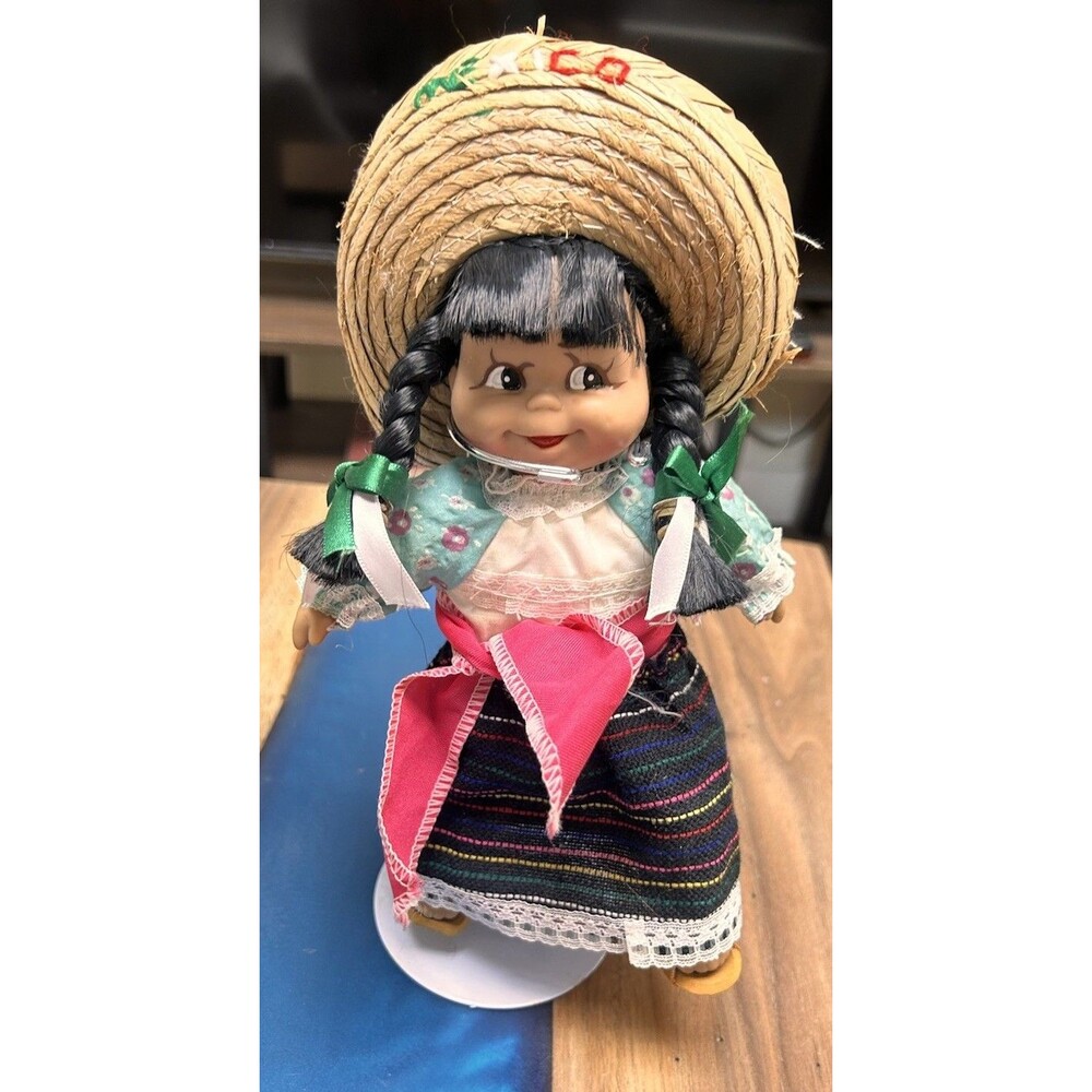 Vintage Muñecas Mexicanas Souvenir Doll Traditional Dress Sombrero Huaraches 10”